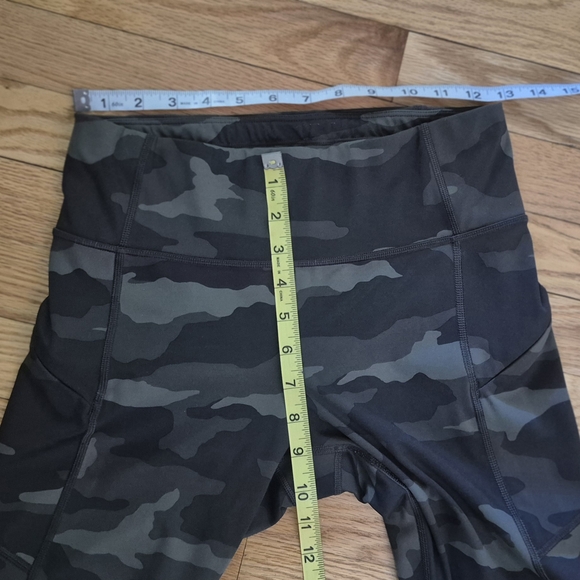 Athleta Women's Small Tall Black Camo Contender 7/8 Leggings EUC Pockets - Picture 11 of 11